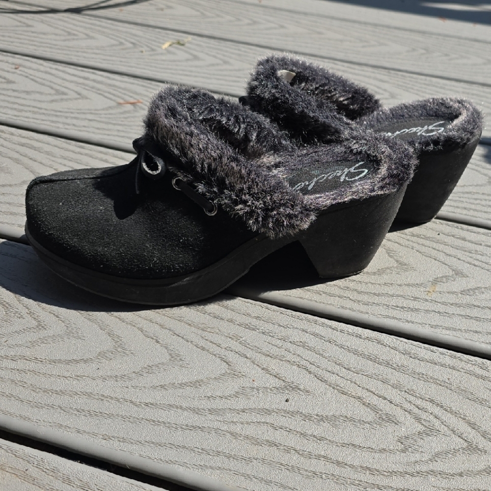 Skechers Black Mules & Clogs with Textured Design